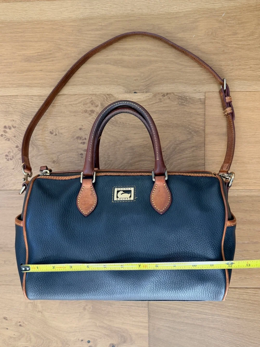 Dooney & Bourke Pebble Leather Duffle Satchel Bag Black Tan Medium Classic Prep